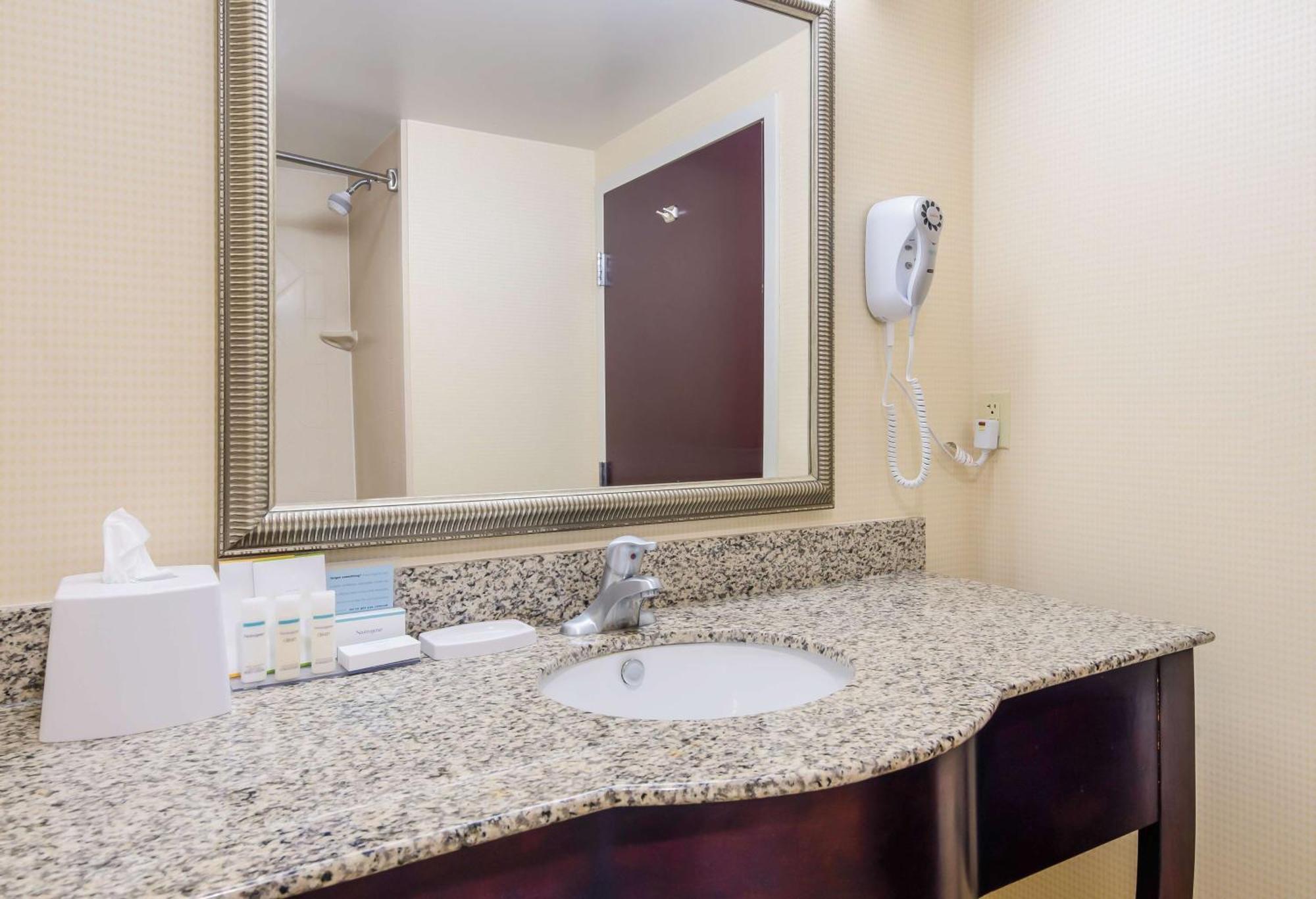 Hampton Inn Galax Esterno foto